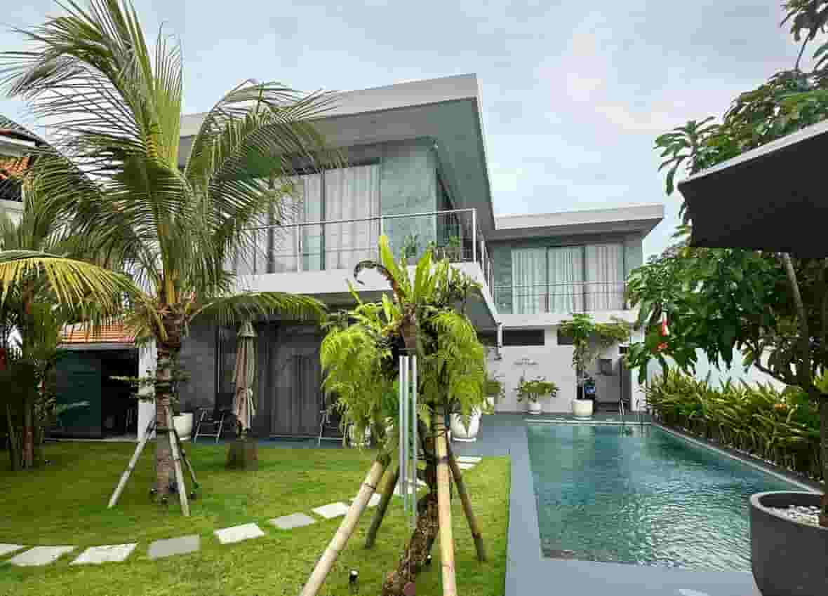 Contemporary 3-Bedroom Villa for Freehold with Scenic Rice Field View in Canggu