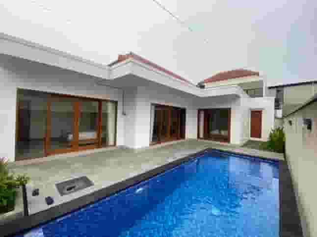 Tranquil 3-Bedroom Villa for Lease Just Minutes from Canggu Beach