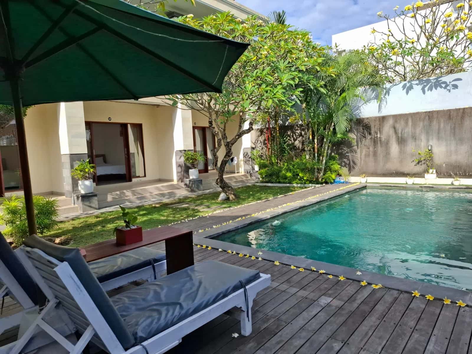 Charming 10-Room Guest House with Pool in Tranquil Tibubeneng, Canggu Charming 10-Room Guest House with Pool in Tranquil Tibubeneng, Canggu