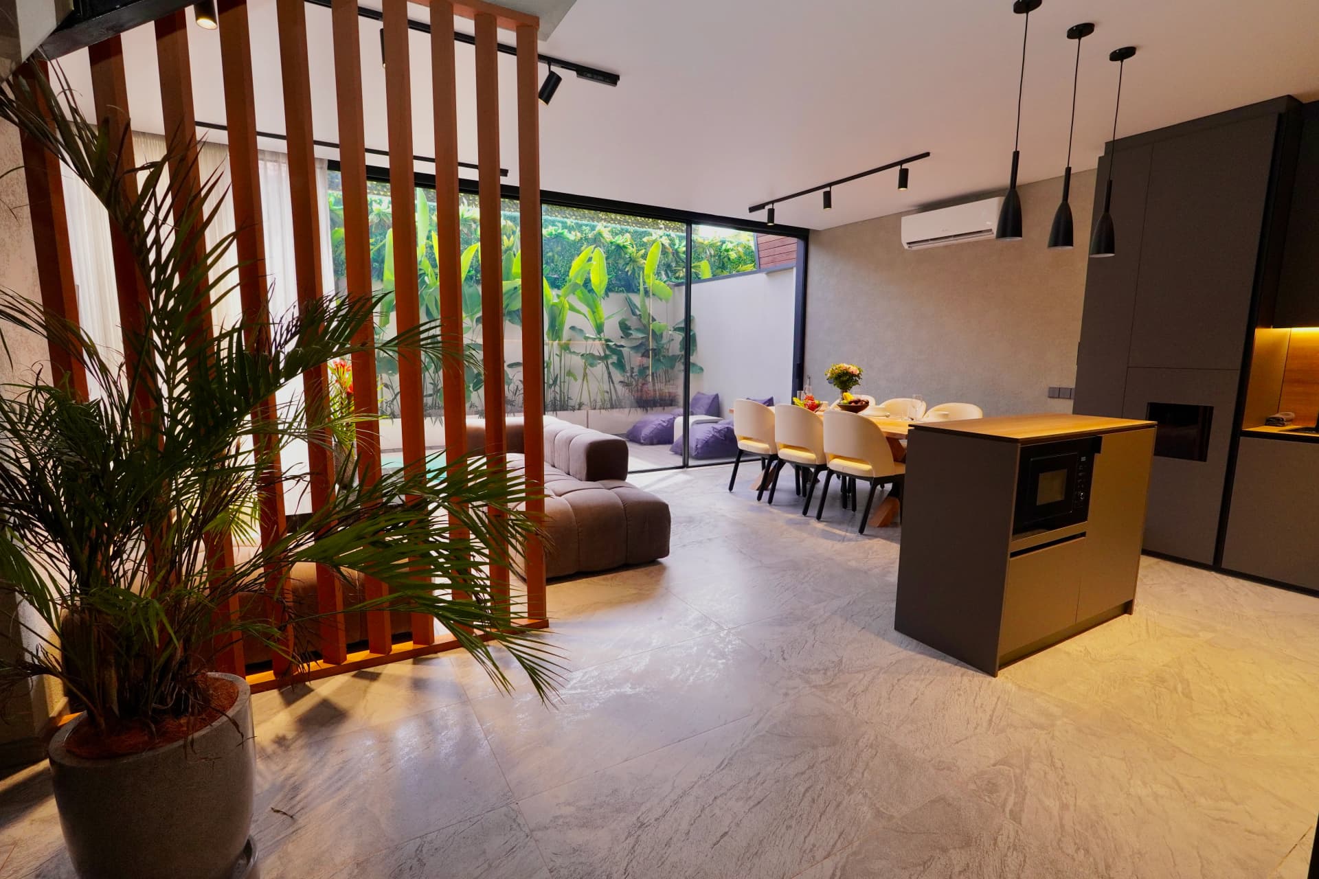 Modern 2-Bedroom Townhouse in Umalas with Private Pool and Smart Living Features, foto 2