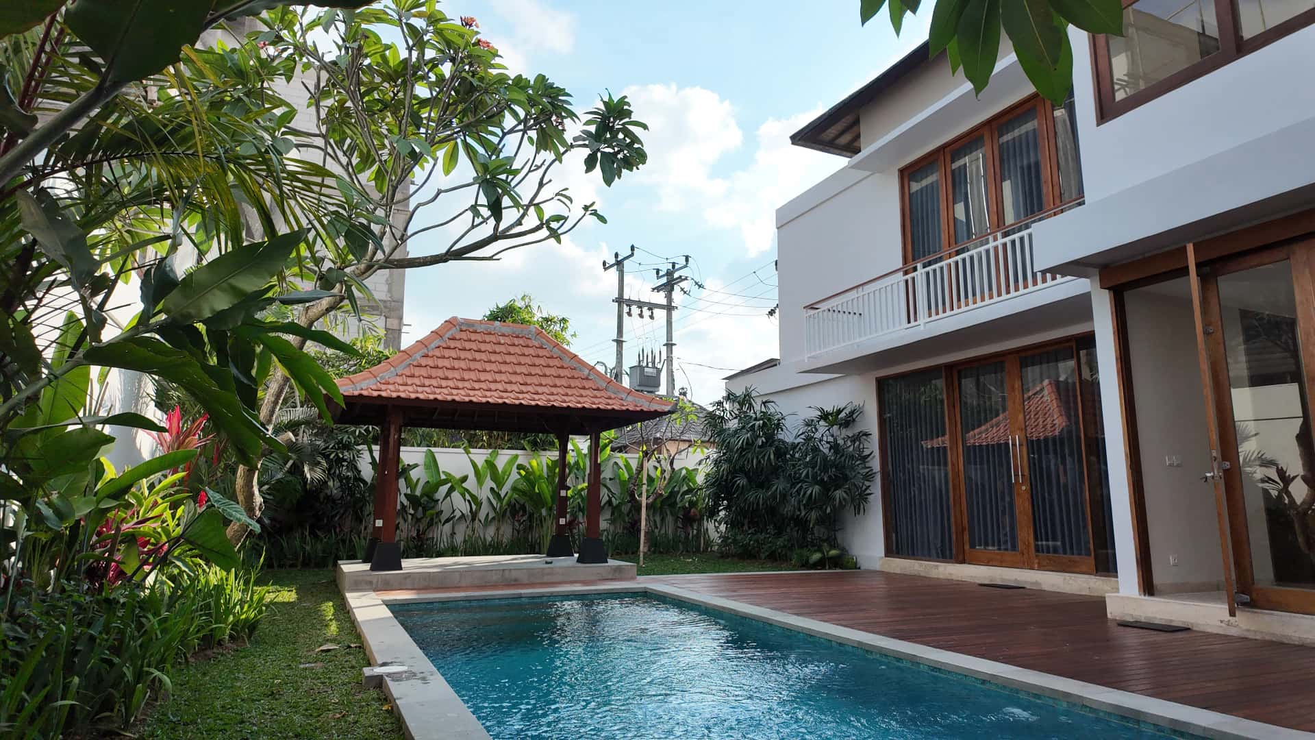 Elegant 3-Bedroom Villa with Pool, Jacuzzi & Garden for Rent in Tumbak Bayuh – Family & Pet Friendly Elegant 3-Bedroom Villa with Pool, Jacuzzi & Garden for Rent in Tumbak Bayuh – Family & Pet Friendly