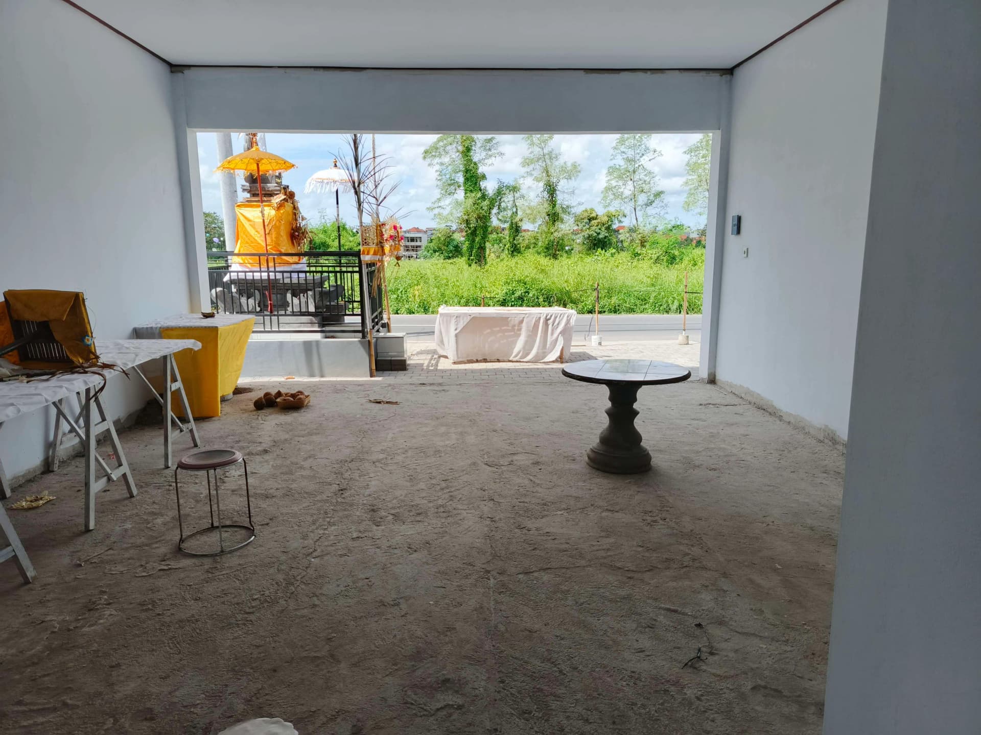 Modern Commercial Units for Rent on Main Road in Canggu – Prime Location with Large Parking Area, photo 2