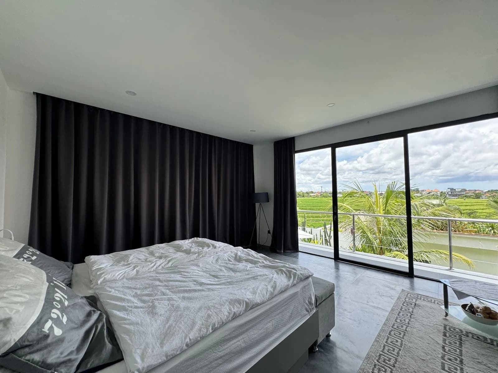 Contemporary 3-Bedroom Villa for Freehold with Scenic Rice Field View in Canggu, foto 2