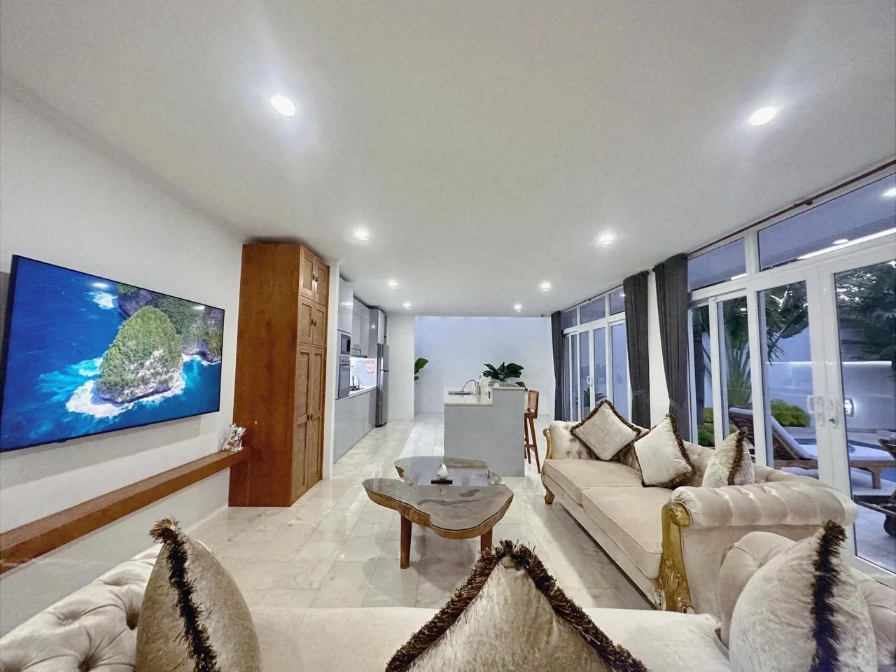 Modern 4-Bedroom Villa in Tumbak Bayuh with Pool, Garage & Leasehold Option, foto 3