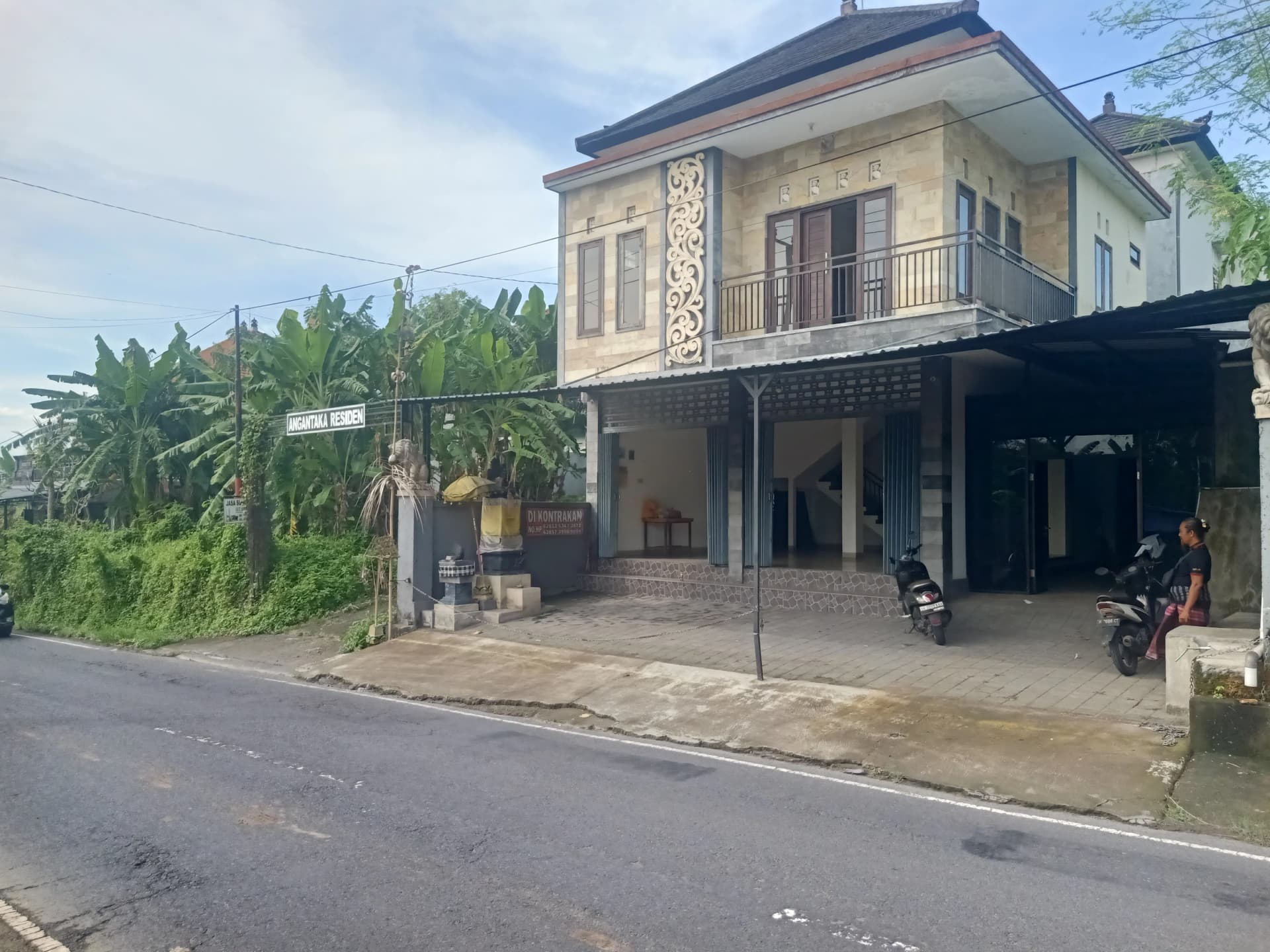 Versatile Commercial Space with Residential Unit for Lease in Badung, photo 1