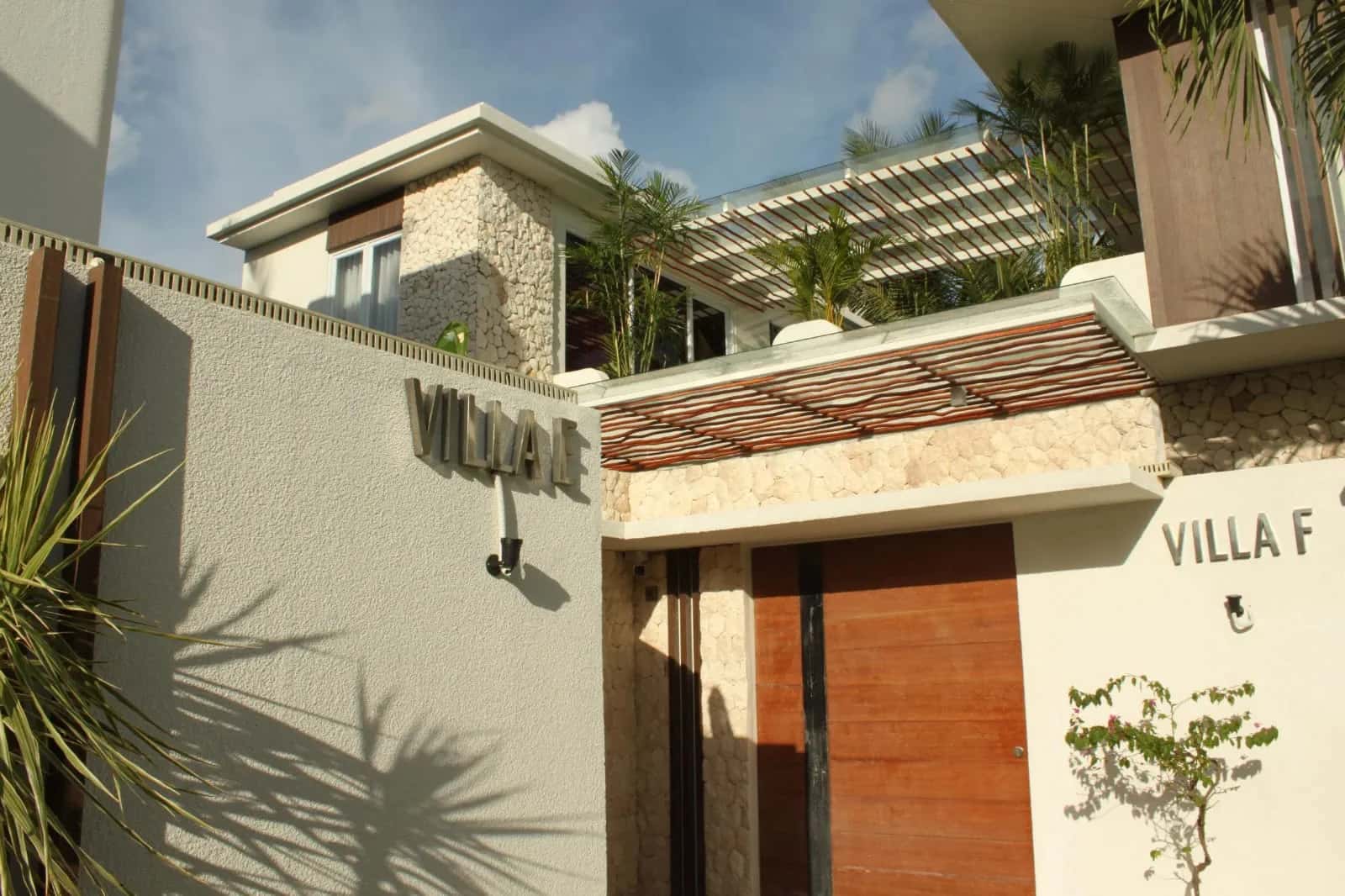 Stylish Fully Furnished Villa in Bali – 2 Bedrooms with Private Sundeck Stylish Fully Furnished Villa in Bali – 2 Bedrooms with Private Sundeck