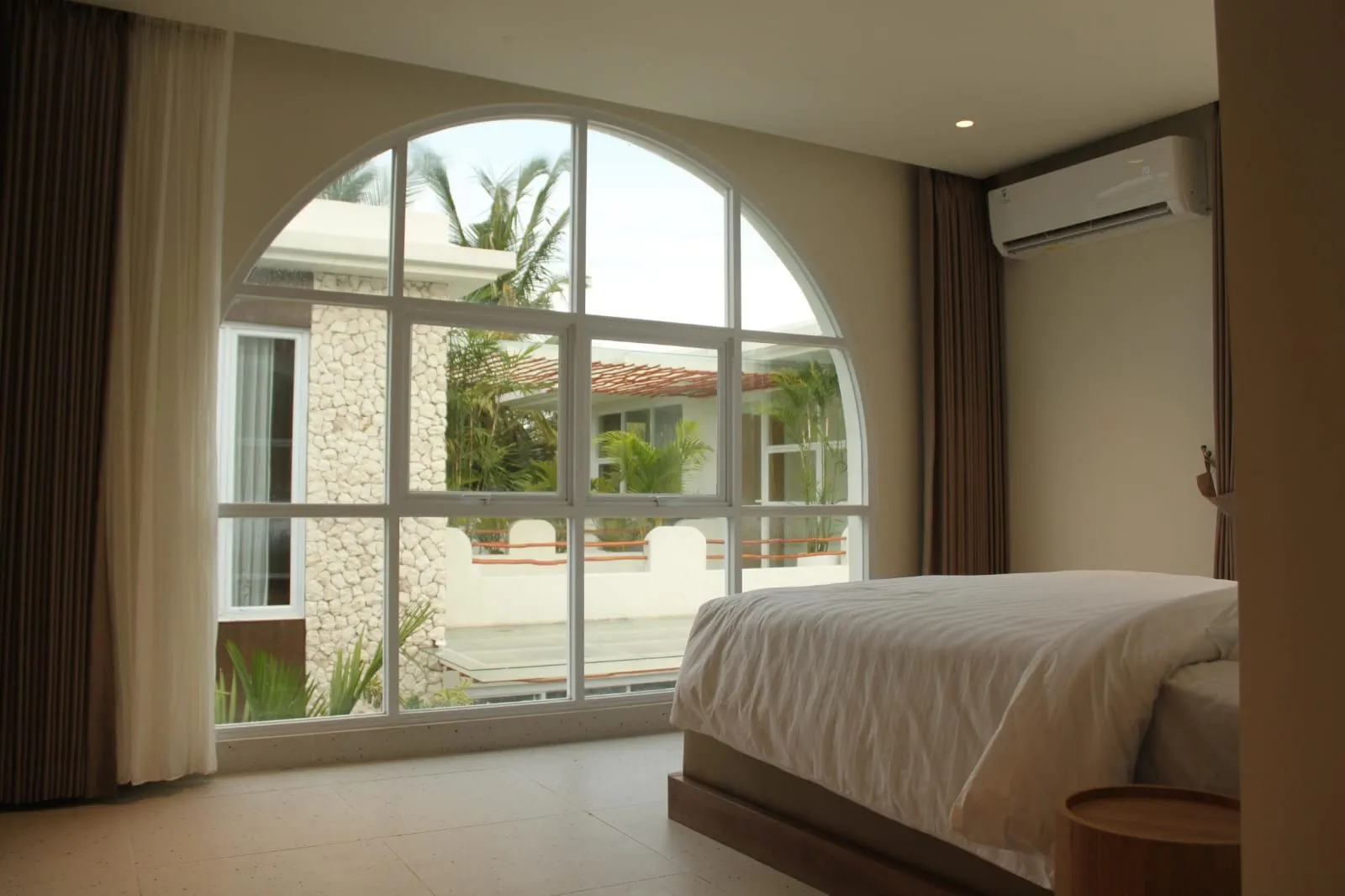 Stylish Fully Furnished Villa in Bali – 2 Bedrooms with Private Sundeck, foto 3