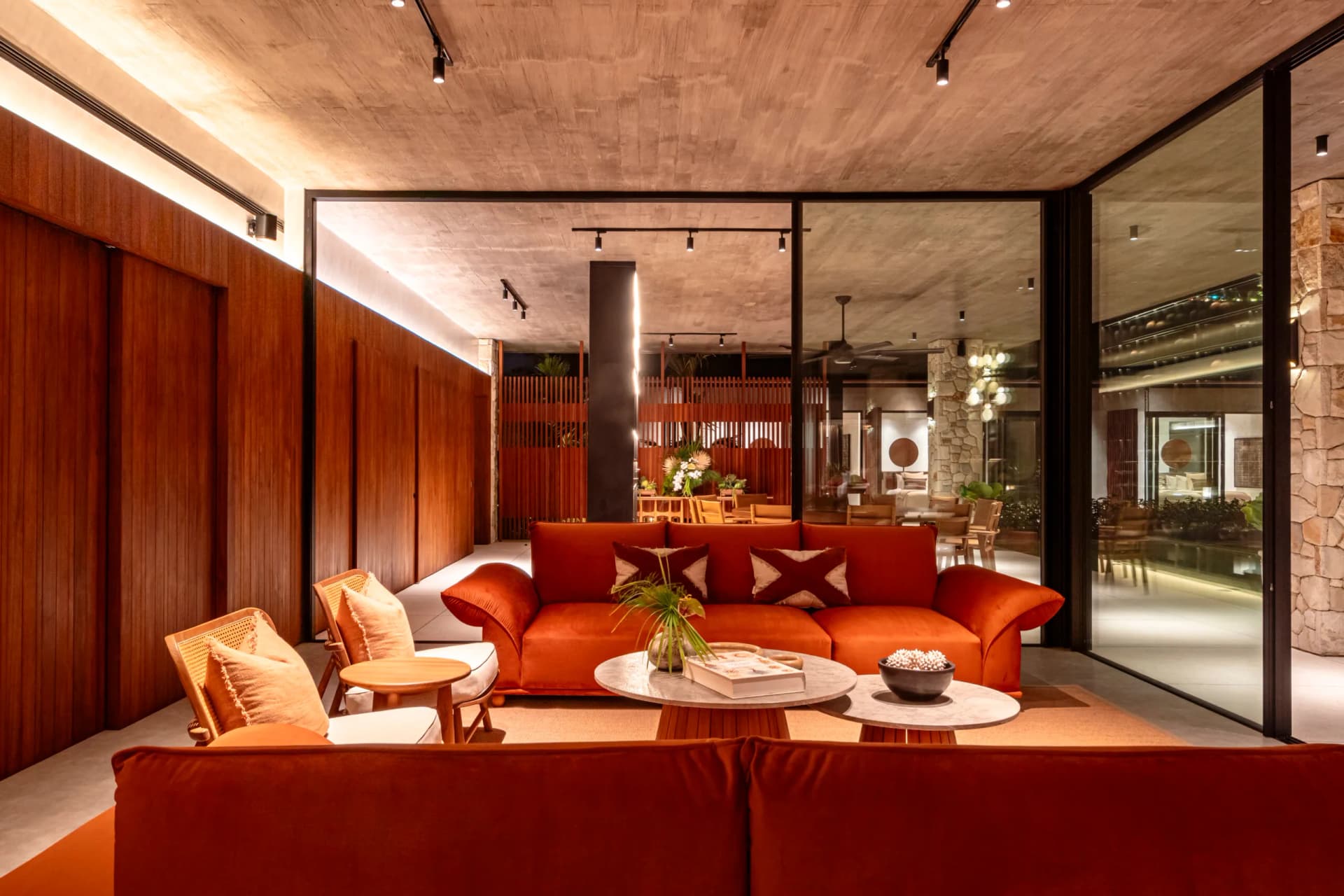 6-Bedroom Luxury Villa with Swim-Up Bar in Prime Canggu Location – Just 100m from the Beach, foto 3