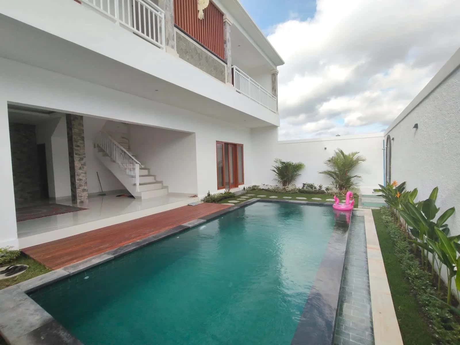 Modern 3-Bedroom Villa with Rooftop and Pool for Rent in Canggu Bali Modern 3-Bedroom Villa with Rooftop and Pool for Rent in Canggu Bali