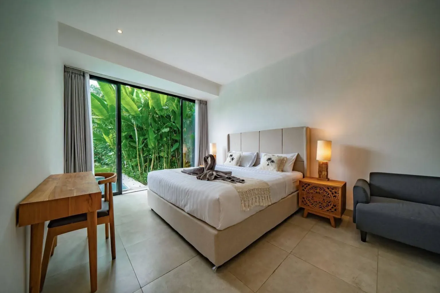 4-Bedroom Modern Villa with Pool View in Berawa, Canggu — foto 2