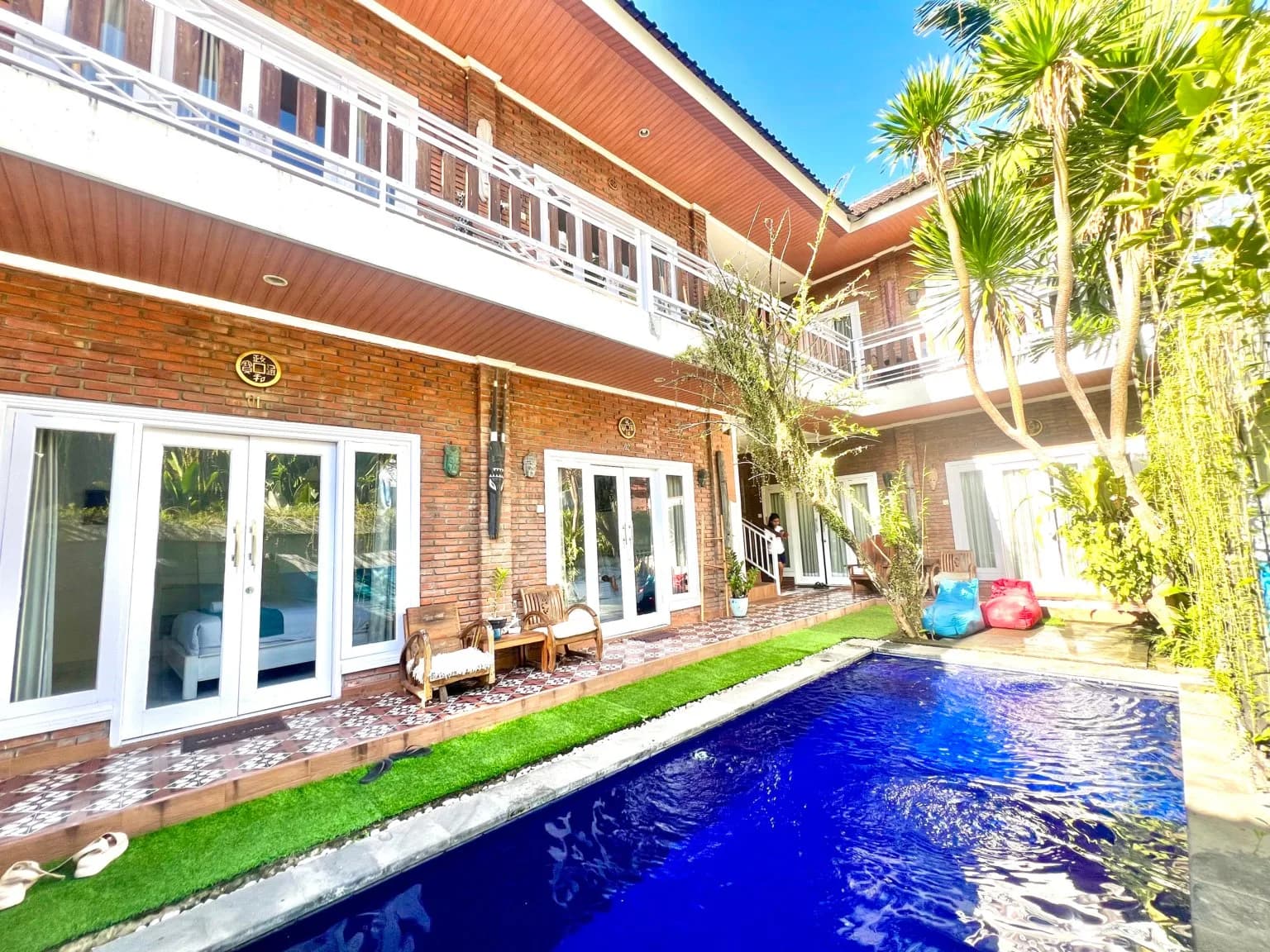 10-Bedroom Balinese-Style Villa with Private Pool in Canggu — photo 1