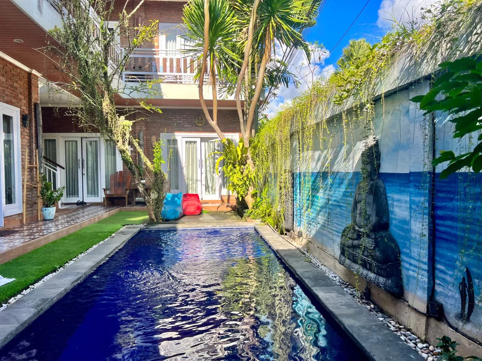 10-Bedroom Balinese-Style Villa with Private Pool in Canggu — photo 2