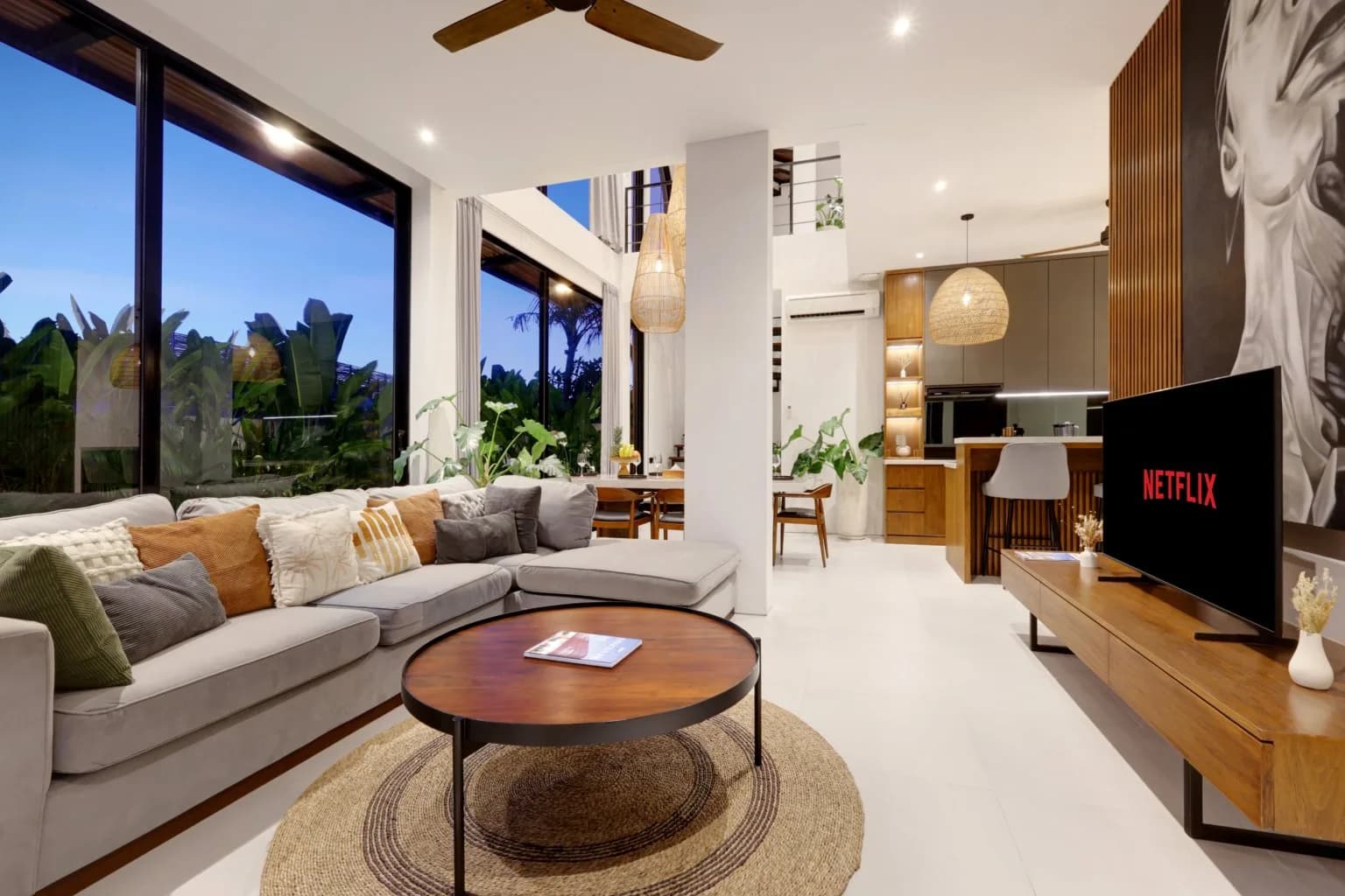 4-Bedroom Modern Villa with Ocean View and Rooftop Plunge Pool in Pererenan — foto 2